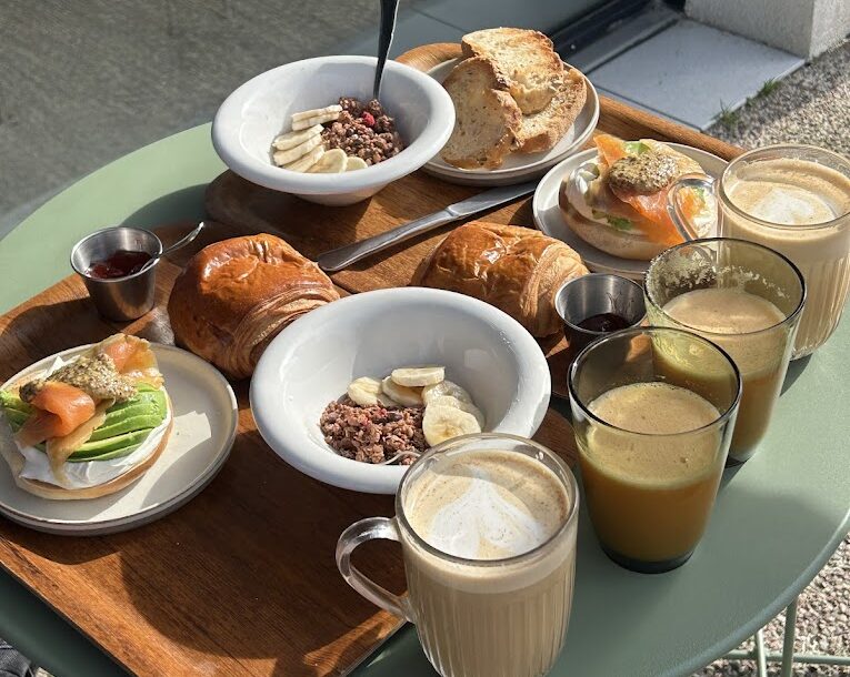 Brunch Mates Café